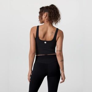 Vuori All The Form Support Tank Black Small